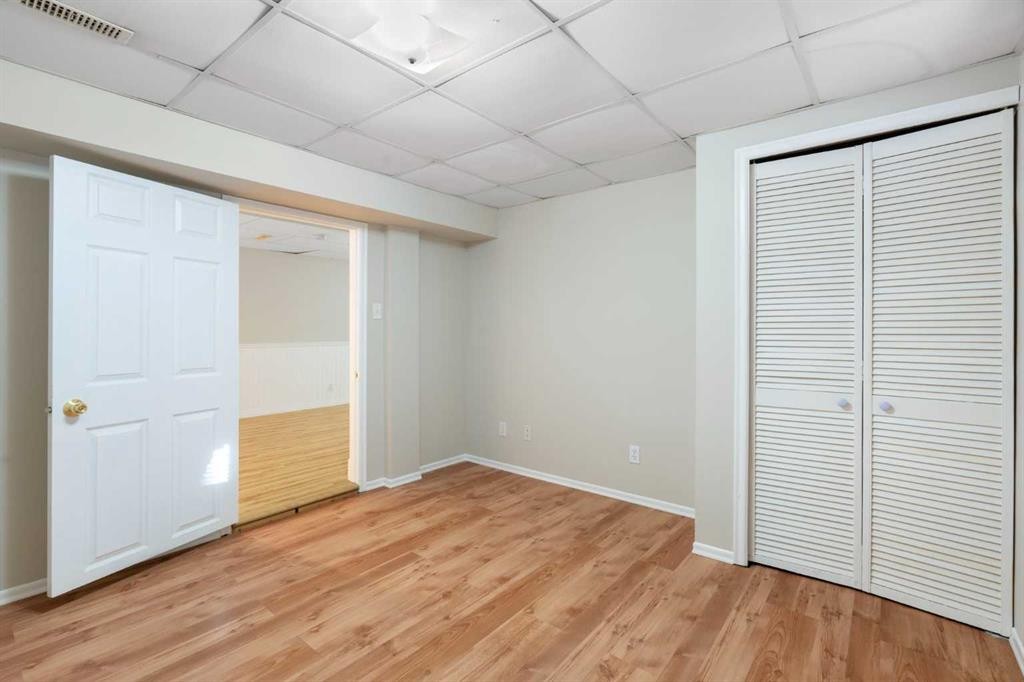 19 Carmangay Crescent Nw, Calgary, AB - Indoor Photo Showing Other Room