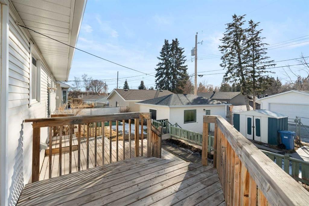 19 Carmangay Crescent Nw, Calgary, AB - Outdoor With Deck Patio Veranda With Exterior
