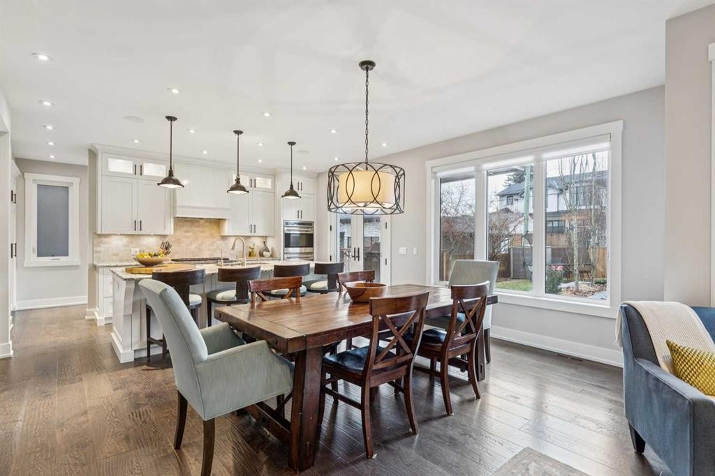 419 47 Avenue Sw, Calgary, AB - Indoor Photo Showing Dining Room
