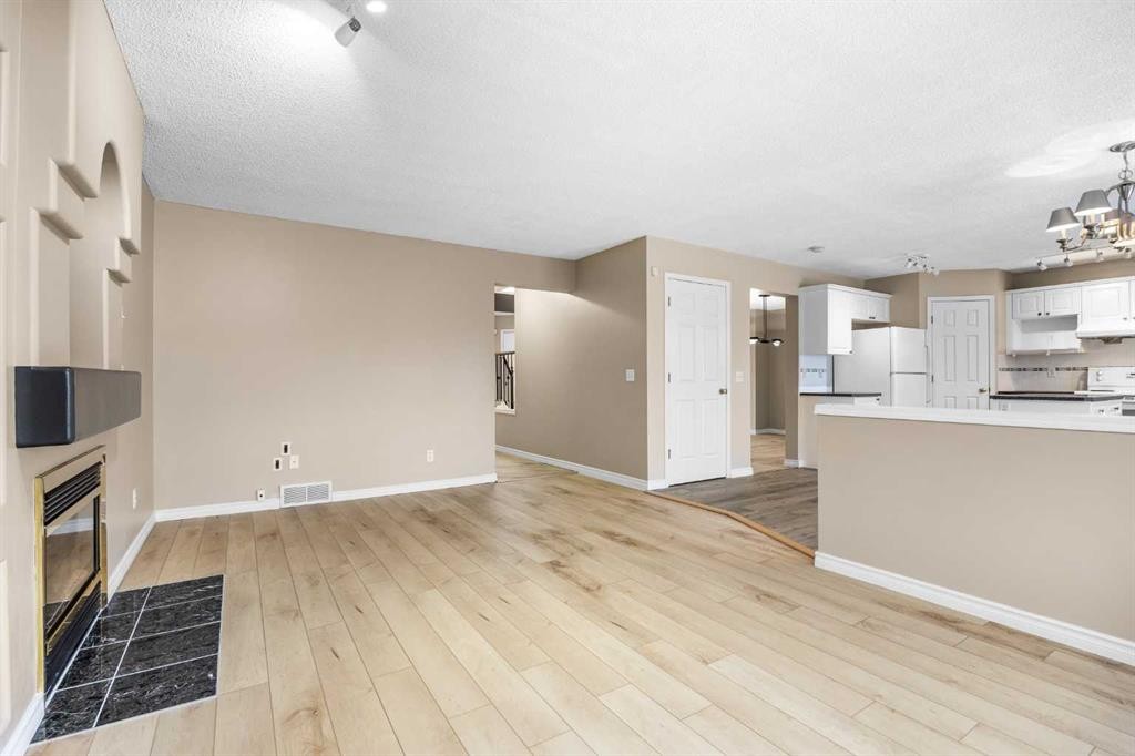 635 Panorama Hills Drive Nw, Calgary, AB - Indoor Photo Showing Kitchen