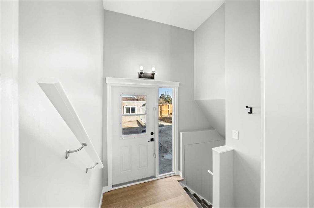 4520 Greenview Drive Ne, Calgary, AB - Indoor Photo Showing Other Room