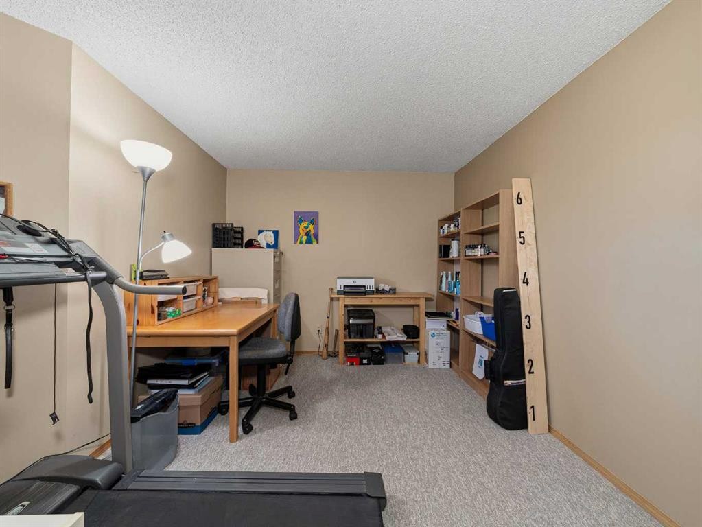 12 Deer Ridge Close Se, Calgary, AB - Indoor Photo Showing Office