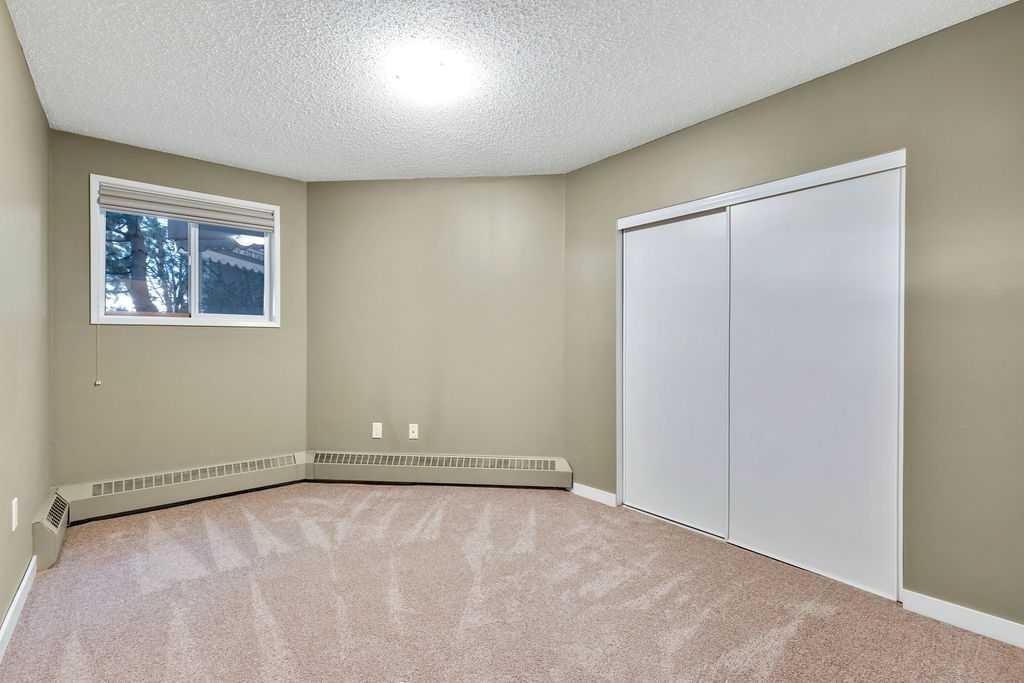 113-10 Dover Point Se, Calgary, AB - Indoor Photo Showing Other Room