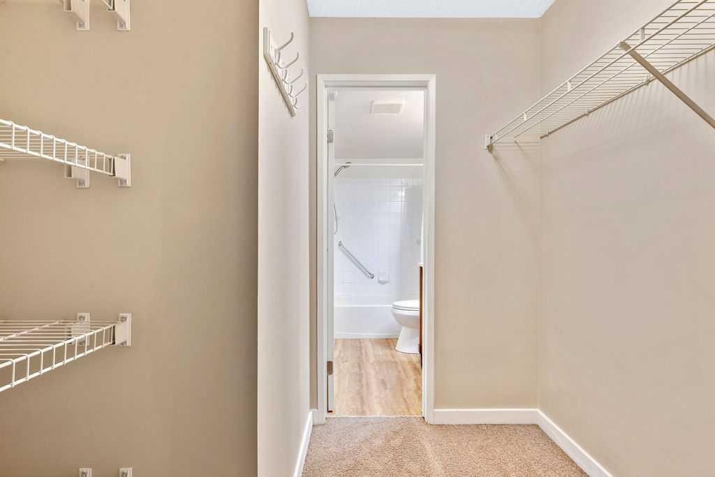 113-10 Dover Point Se, Calgary, AB - Indoor