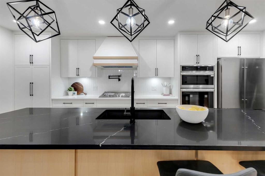 9419 Academy Drive Se, Calgary, AB - Indoor Photo Showing Kitchen