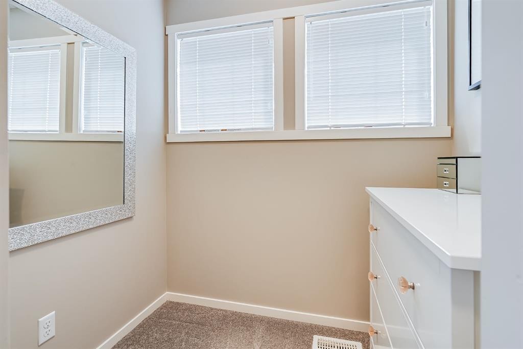 121 Marine Drive Se, Calgary, AB - Indoor