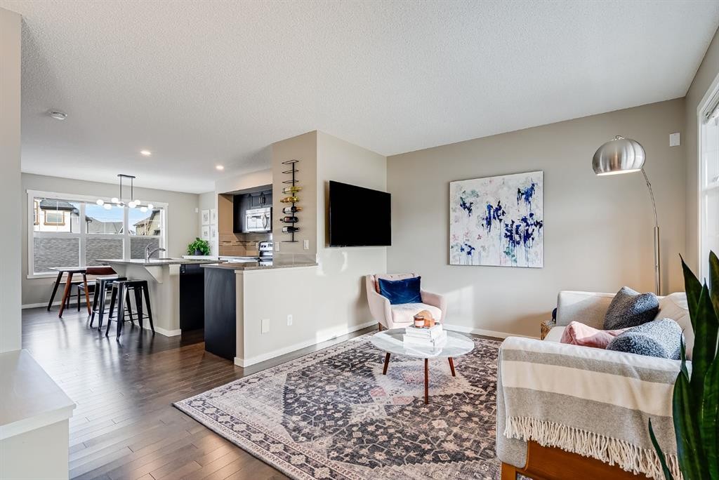 121 Marine Drive Se, Calgary, AB - Indoor Photo Showing Living Room