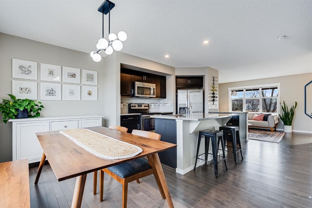 121 Marine Drive Se, Calgary, AB - Indoor Photo Showing Dining Room