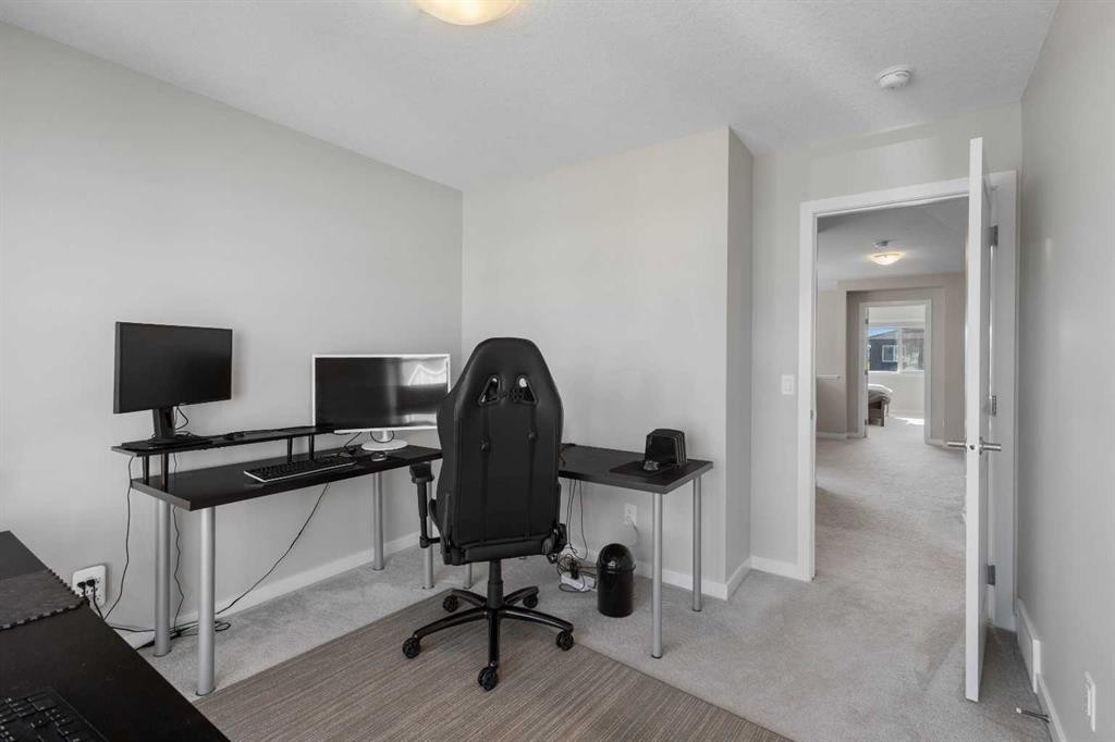 33 Walcrest Way Se, Calgary, AB