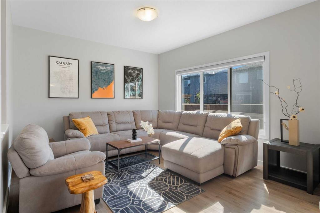 33 Walcrest Way Se, Calgary, AB