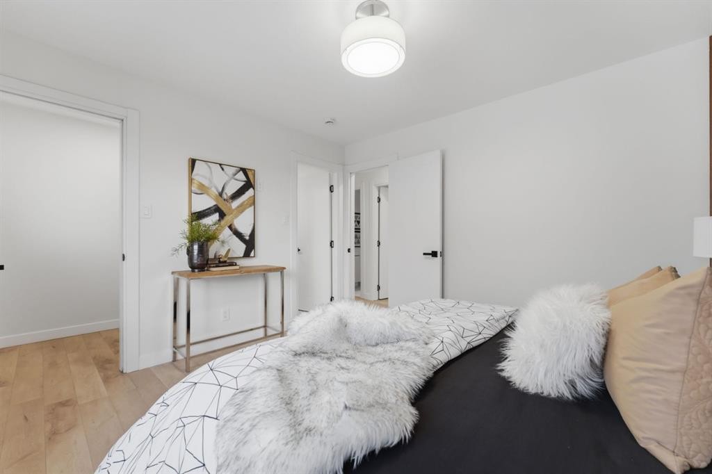 11039 Brae Road Sw, Calgary, AB - Indoor Photo Showing Bedroom