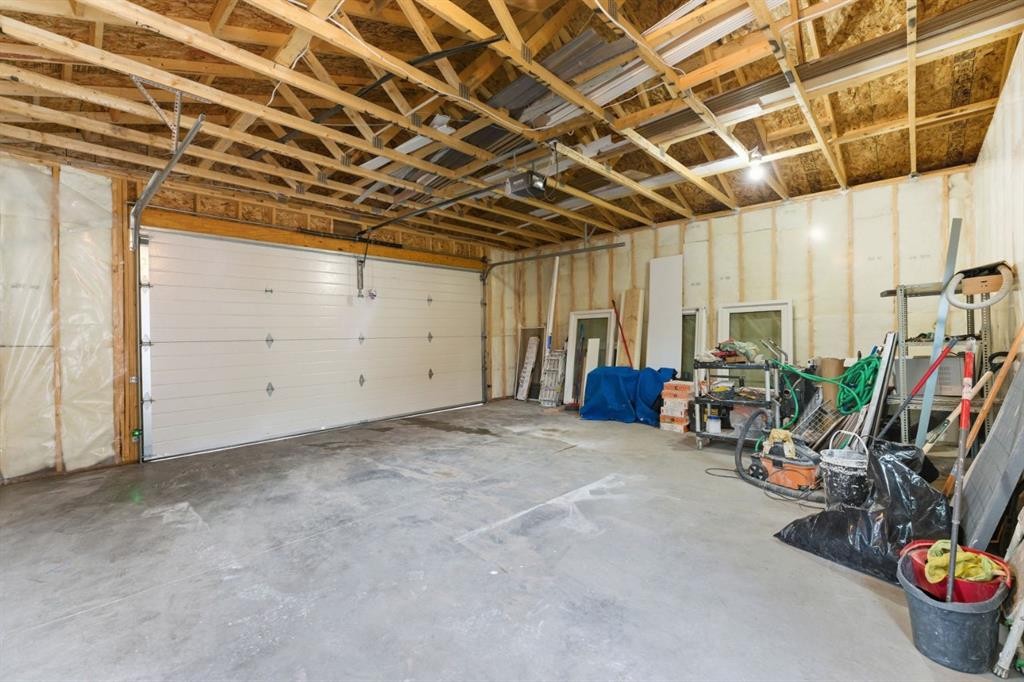 11039 Brae Road Sw, Calgary, AB - Indoor Photo Showing Garage
