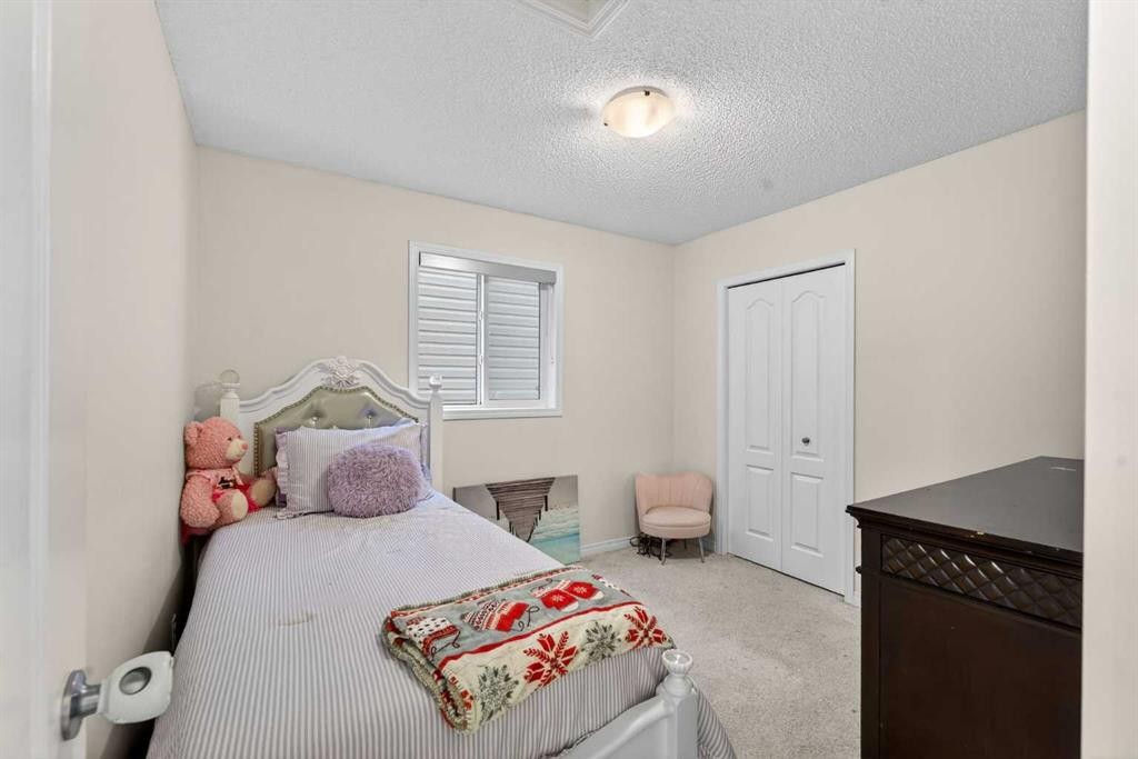 257 Skyview Ranch Boulevard Ne, Calgary, AB - Indoor Photo Showing Bedroom
