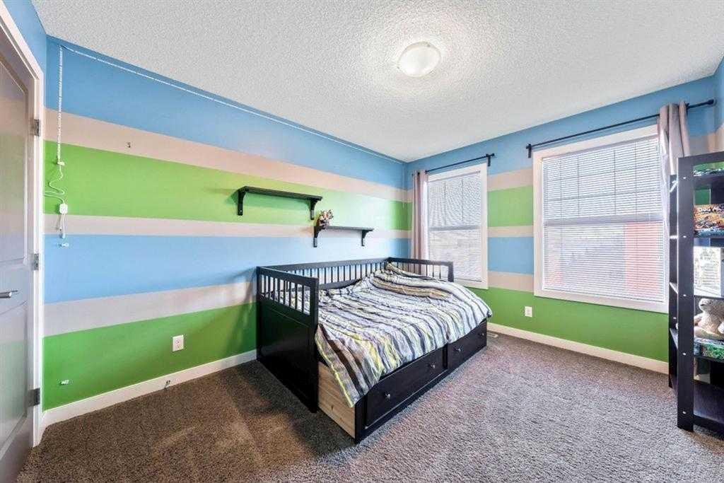 285 Evanspark Gardens Nw, Calgary, AB - Indoor Photo Showing Bedroom