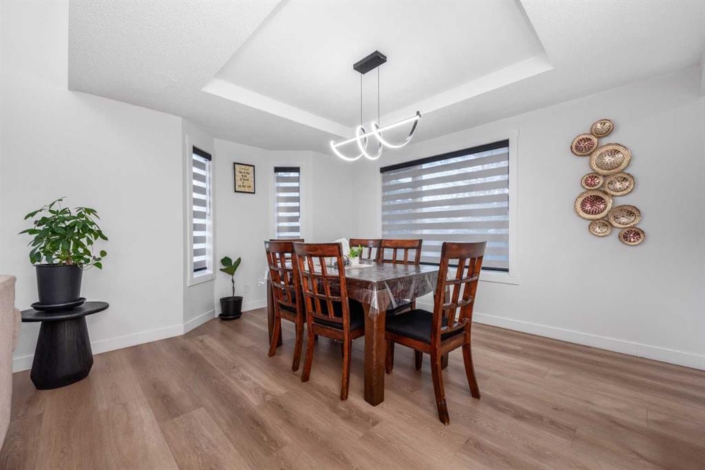133 Woodbrook Road Sw, Calgary, AB - Indoor Photo Showing Dining Room