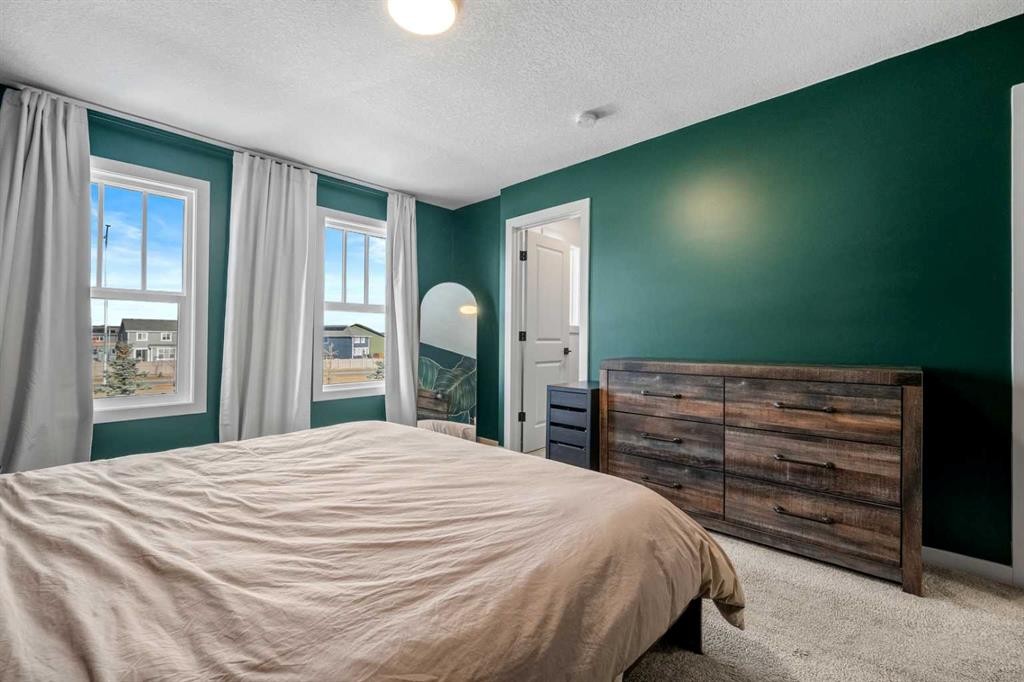161 Lavender Manor Se, Calgary, AB - Indoor Photo Showing Bedroom