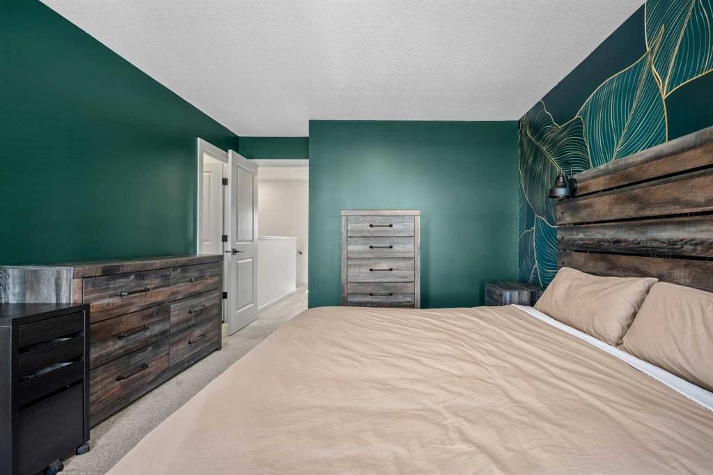 161 Lavender Manor Se, Calgary, AB - Indoor Photo Showing Bedroom