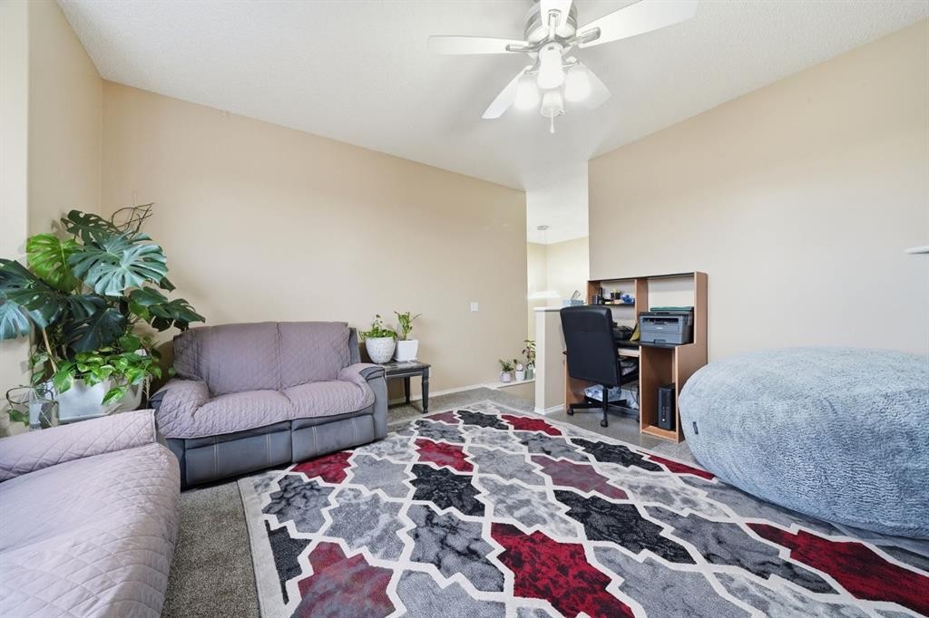 131 San Fernando Crescent Ne, Calgary, AB - Indoor Photo Showing Other Room