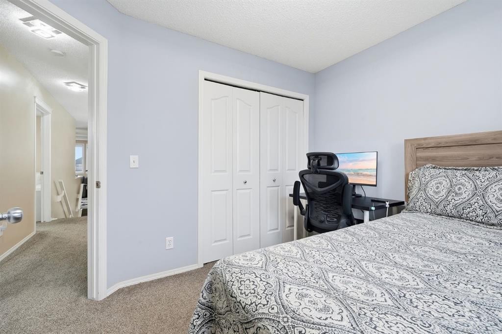 131 San Fernando Crescent Ne, Calgary, AB - Indoor Photo Showing Bedroom
