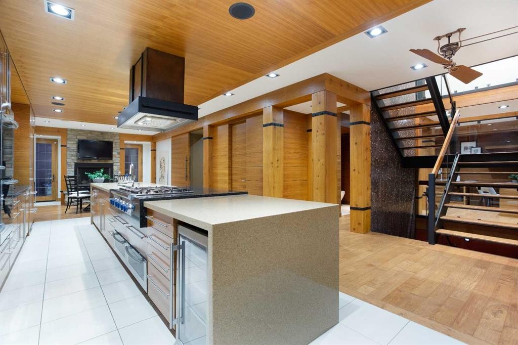 738 Crescent Road Nw, Calgary, AB - Photo Showing Other Room