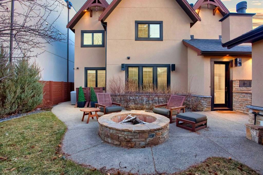 738 Crescent Road Nw, Calgary, AB - Outdoor With Exterior