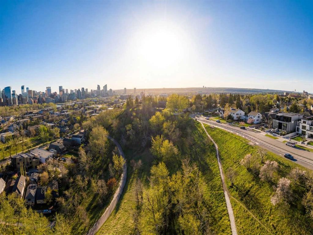 738 Crescent Road Nw, Calgary, AB - Outdoor With View