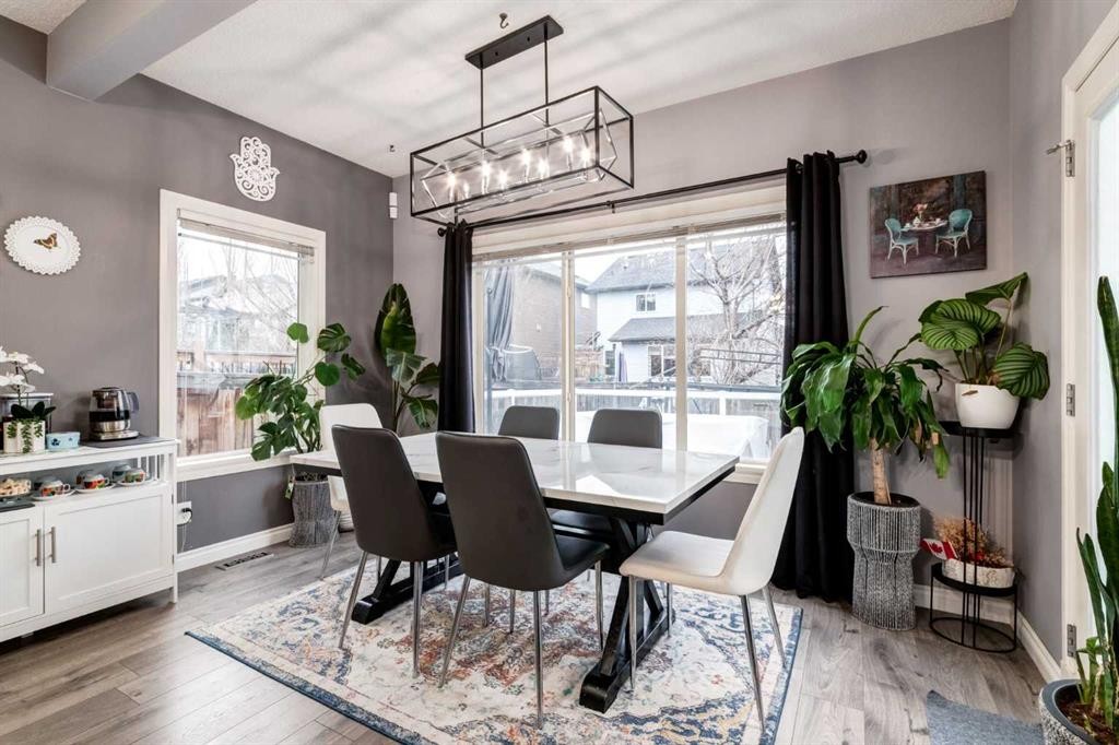 107 Evansbrooke Manor Nw, Calgary, AB - Indoor Photo Showing Dining Room
