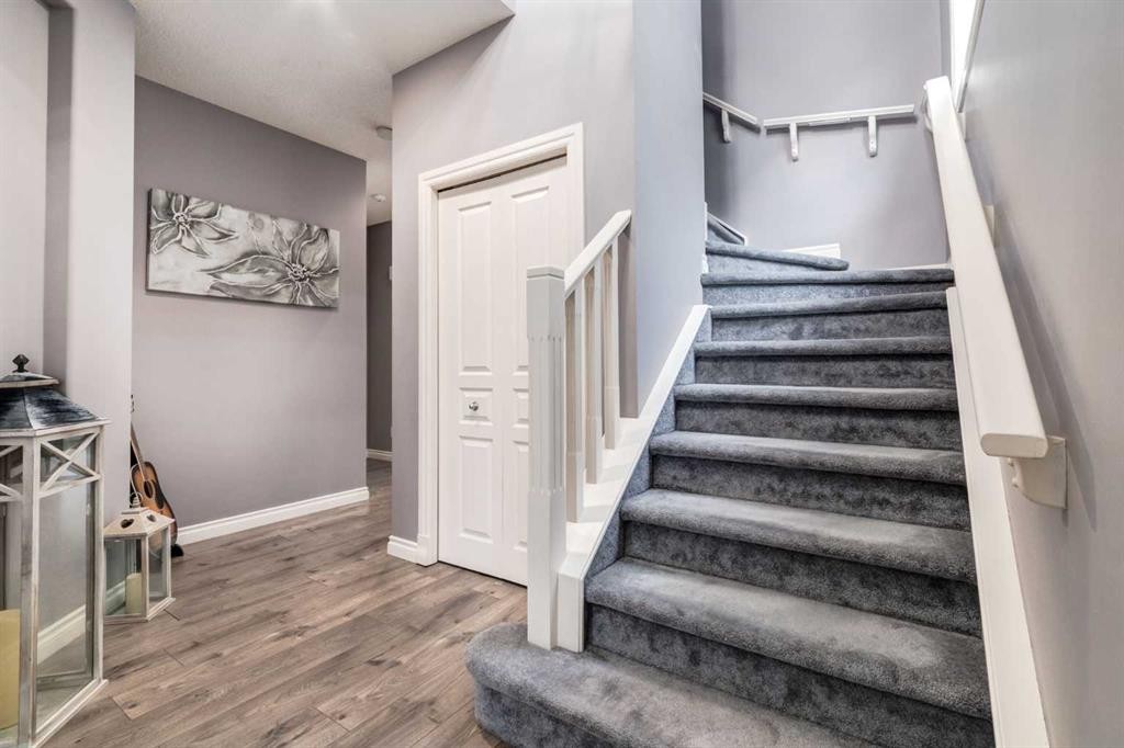 107 Evansbrooke Manor Nw, Calgary, AB - Indoor Photo Showing Other Room