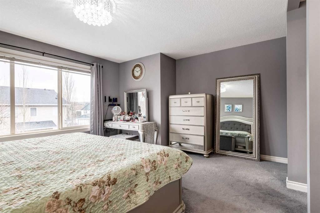 107 Evansbrooke Manor Nw, Calgary, AB - Indoor Photo Showing Bedroom