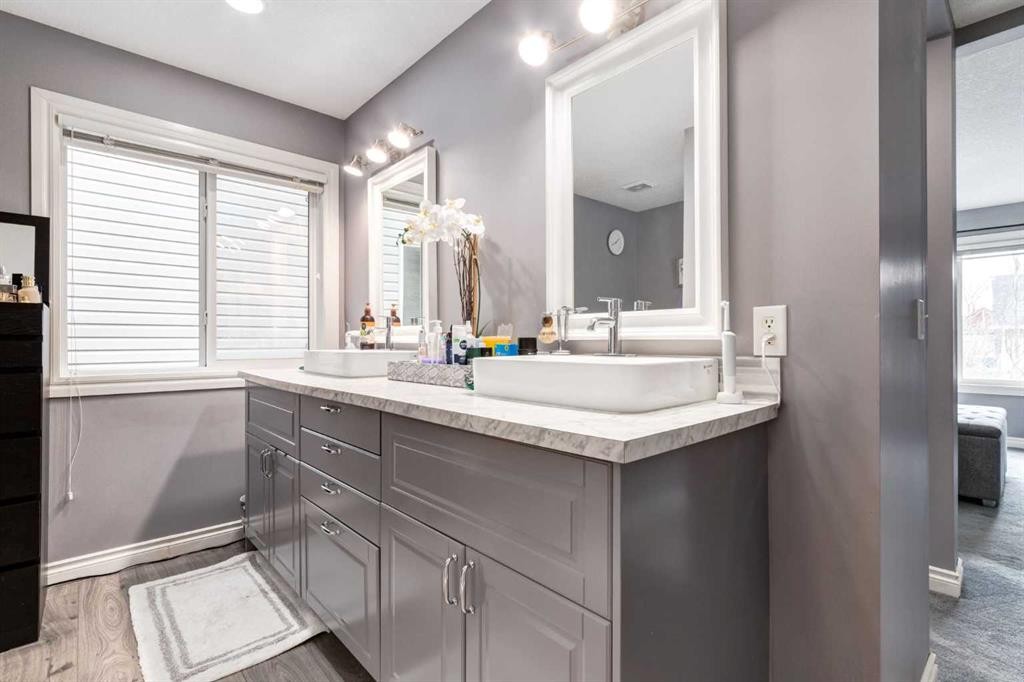 107 Evansbrooke Manor Nw, Calgary, AB - Indoor Photo Showing Bathroom