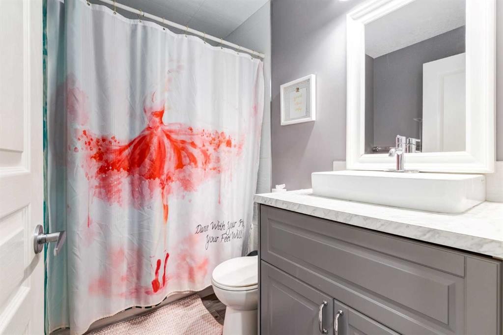 107 Evansbrooke Manor Nw, Calgary, AB - Indoor Photo Showing Bathroom