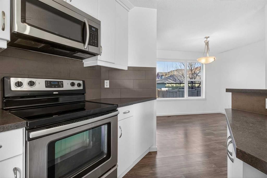 512 Evanston Drive Nw, Calgary, AB - Indoor Photo Showing Kitchen