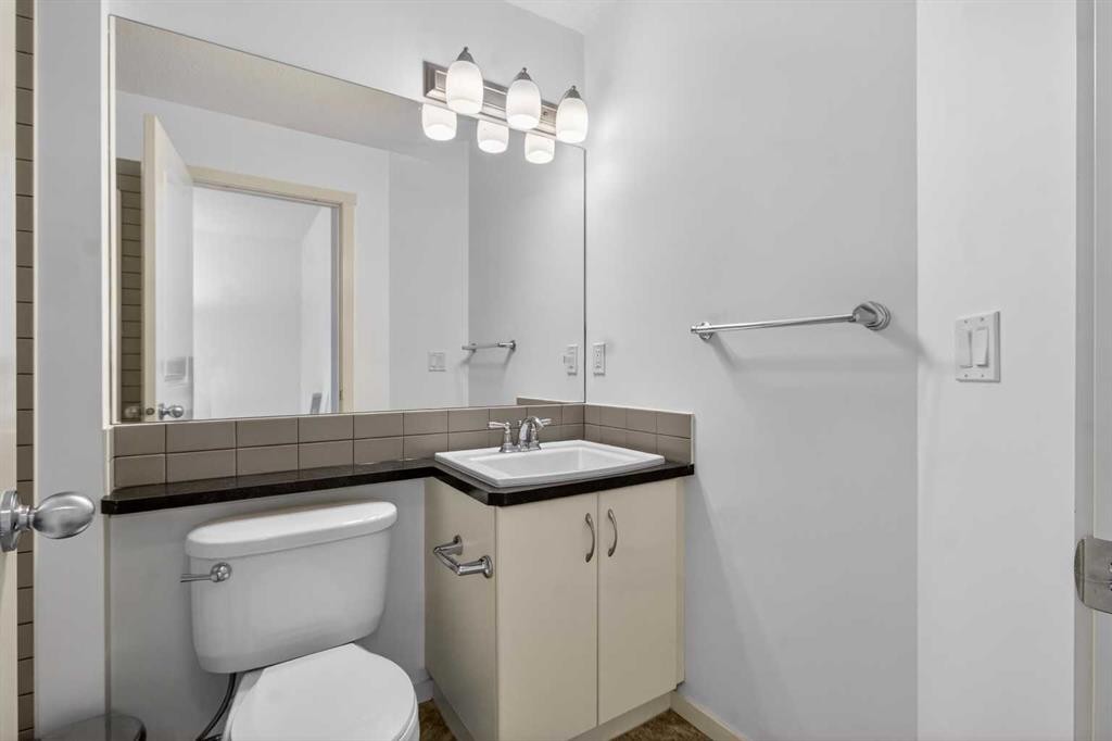 512 Evanston Drive Nw, Calgary, AB - Indoor Photo Showing Bathroom