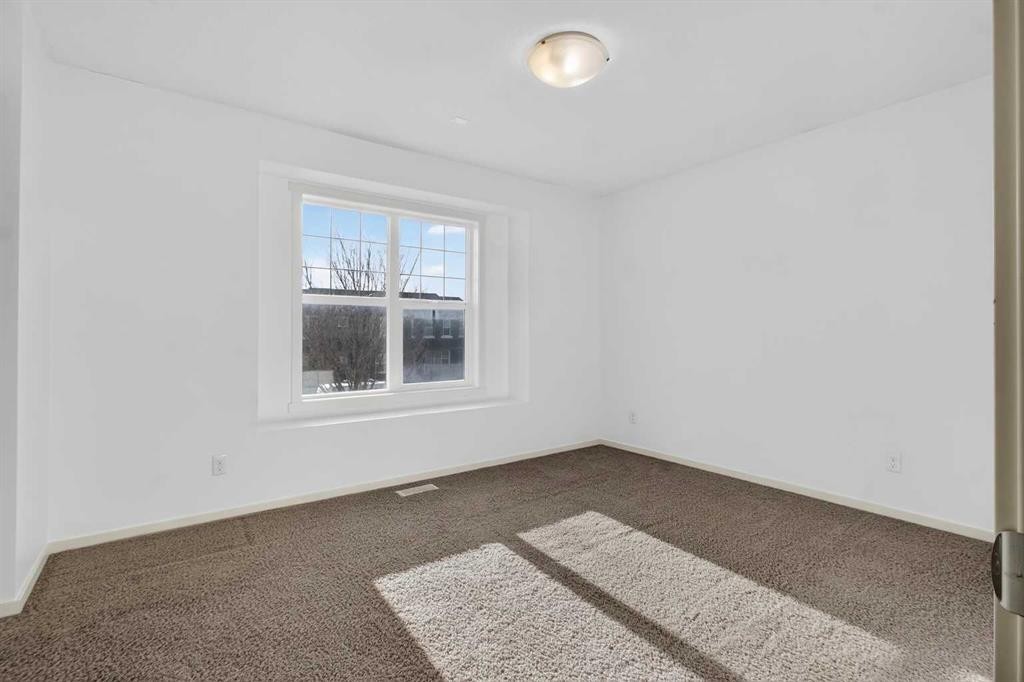 512 Evanston Drive Nw, Calgary, AB - Indoor Photo Showing Other Room