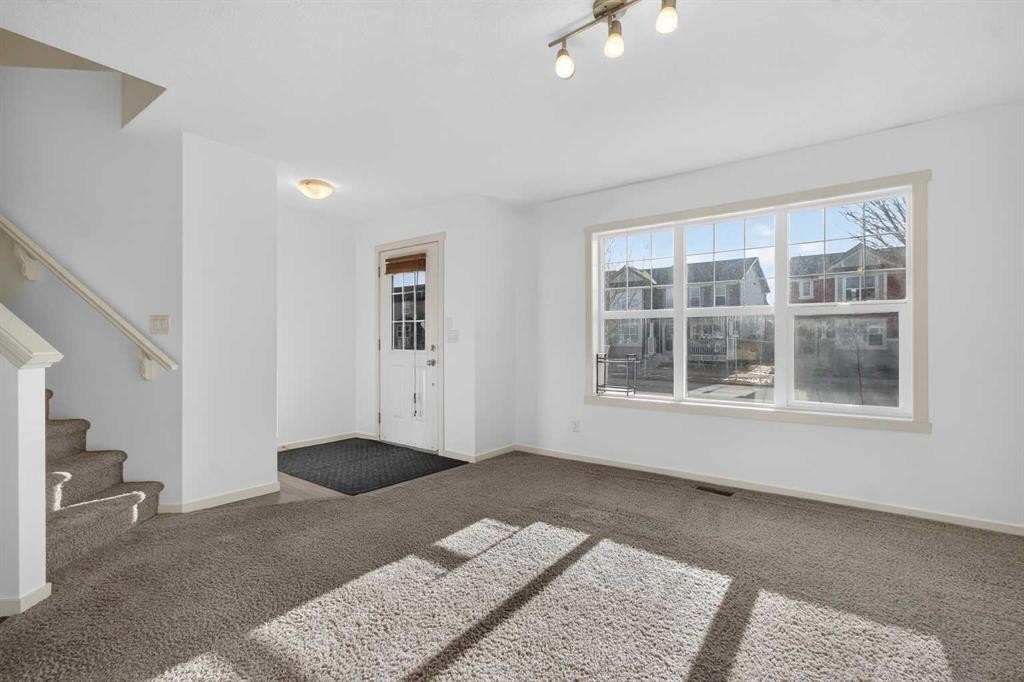 512 Evanston Drive Nw, Calgary, AB - Indoor Photo Showing Other Room