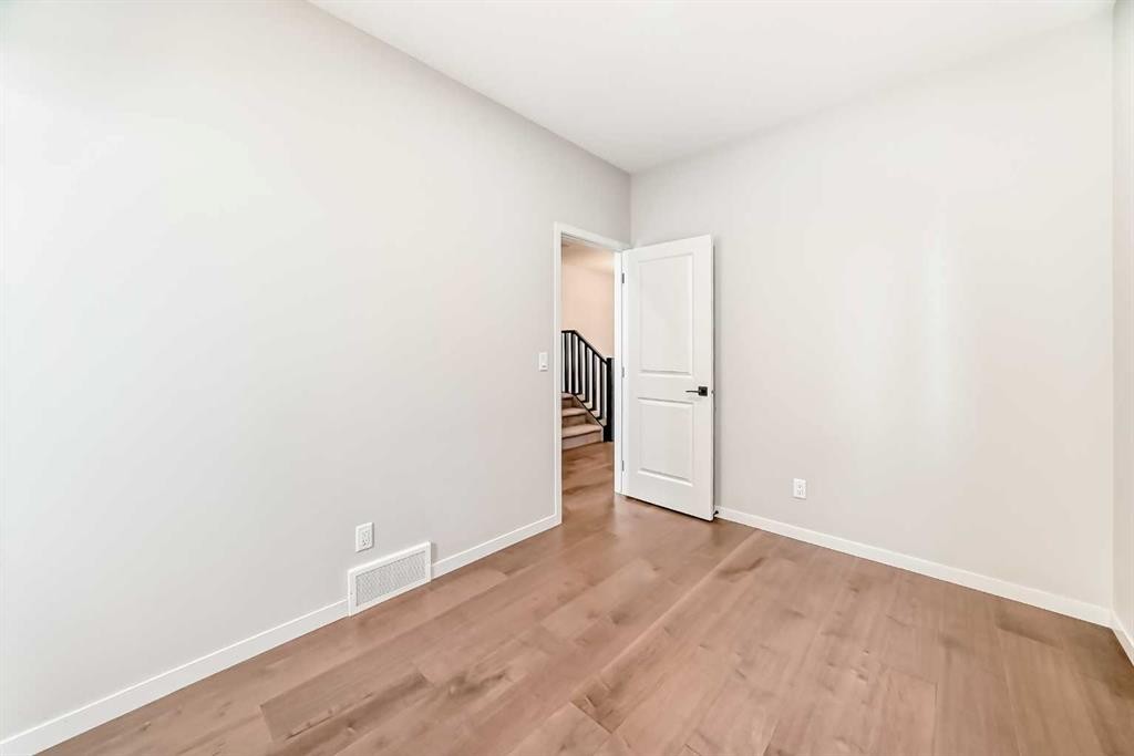 535 Tekarra Drive Nw, Calgary, AB - Indoor Photo Showing Other Room