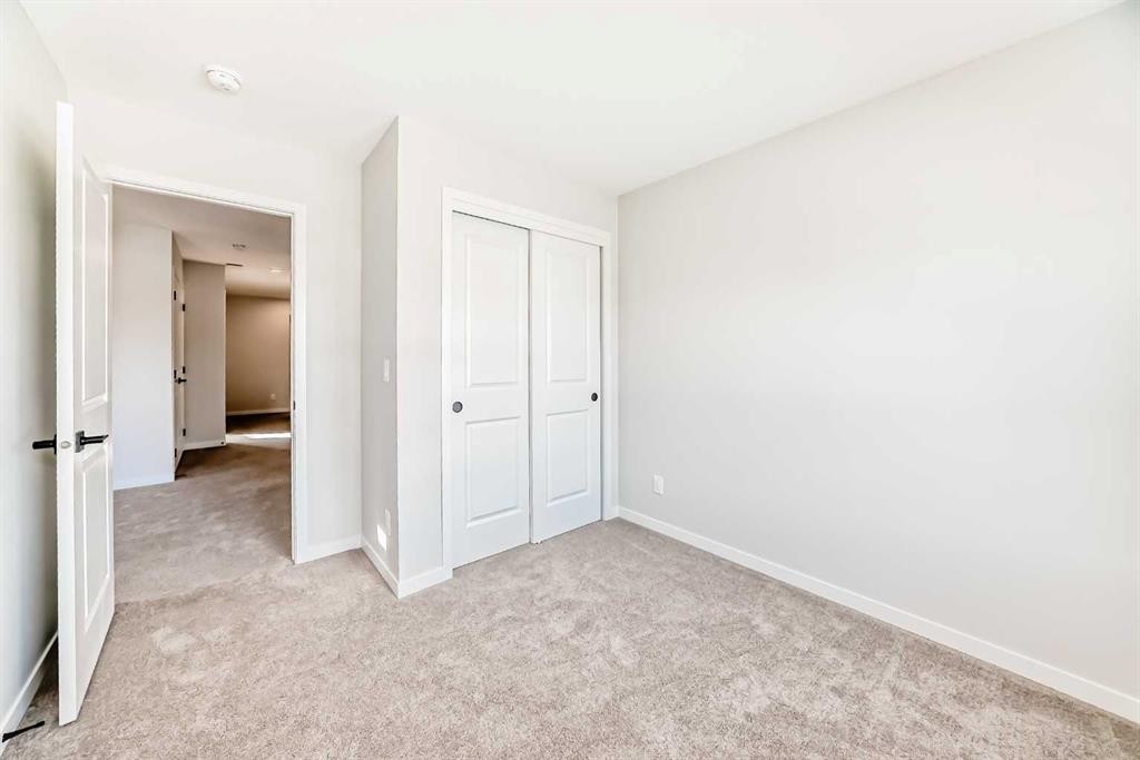 535 Tekarra Drive Nw, Calgary, AB - Indoor Photo Showing Other Room