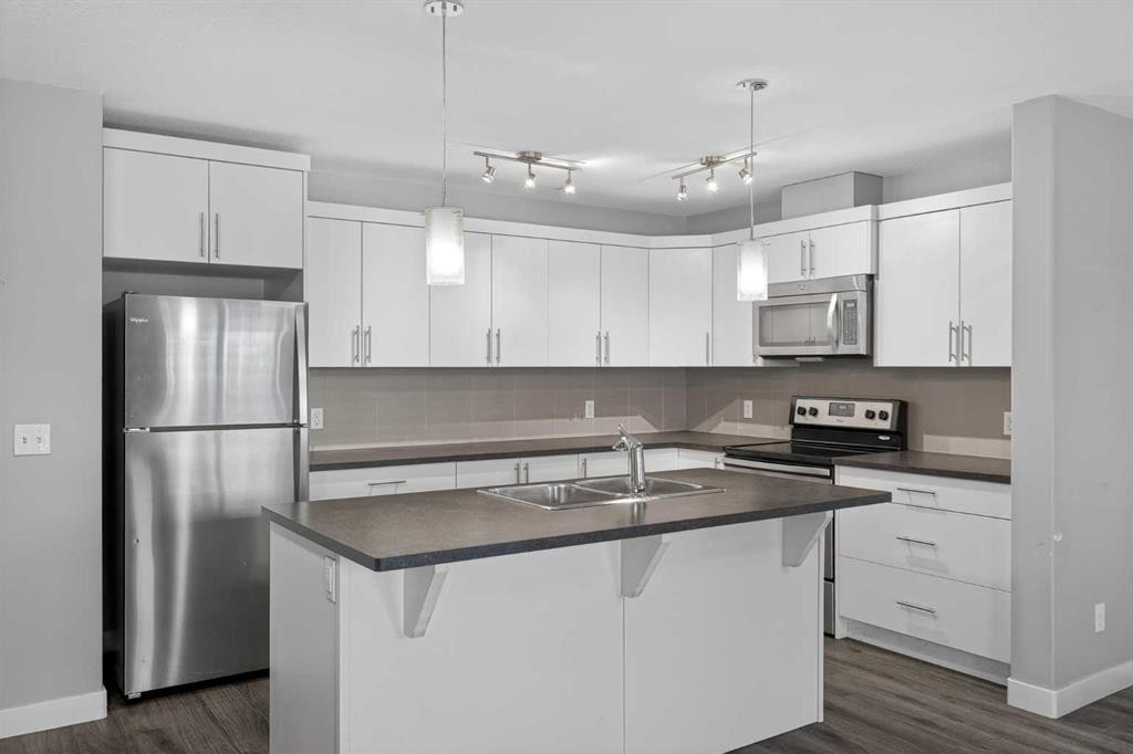 307 Skyview Ranch Grove Ne, Calgary, AB - Indoor Photo Showing Kitchen With Double Sink With Upgraded Kitchen