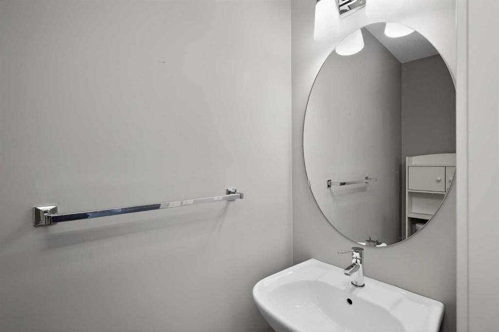 307 Skyview Ranch Grove Ne, Calgary, AB - Indoor Photo Showing Bathroom