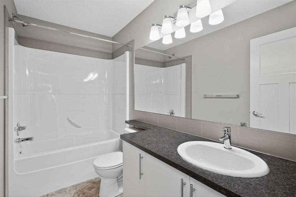 307 Skyview Ranch Grove Ne, Calgary, AB - Indoor Photo Showing Bathroom