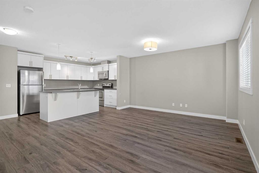 307 Skyview Ranch Grove Ne, Calgary, AB - Indoor Photo Showing Kitchen
