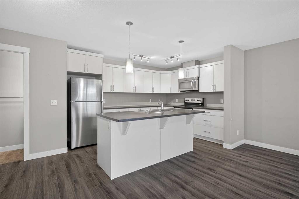 307 Skyview Ranch Grove Ne, Calgary, AB - Indoor Photo Showing Kitchen With Double Sink