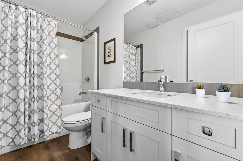 218-30 Walgrove Walk Se, Calgary, AB - Indoor Photo Showing Bathroom