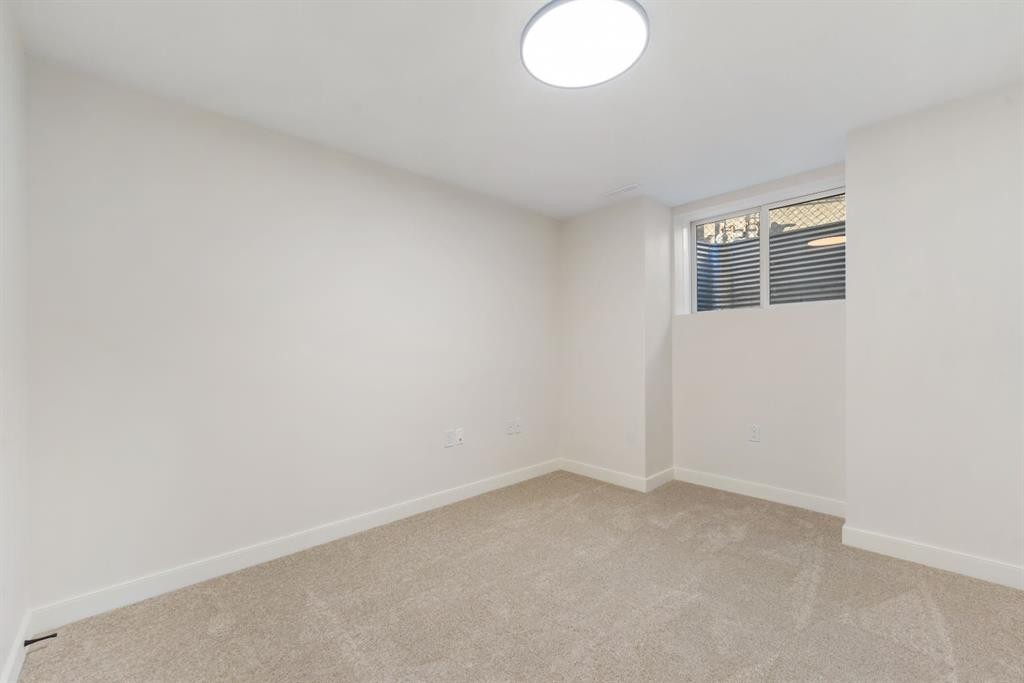 125 Discovery Place Sw, Calgary, AB - Indoor Photo Showing Other Room