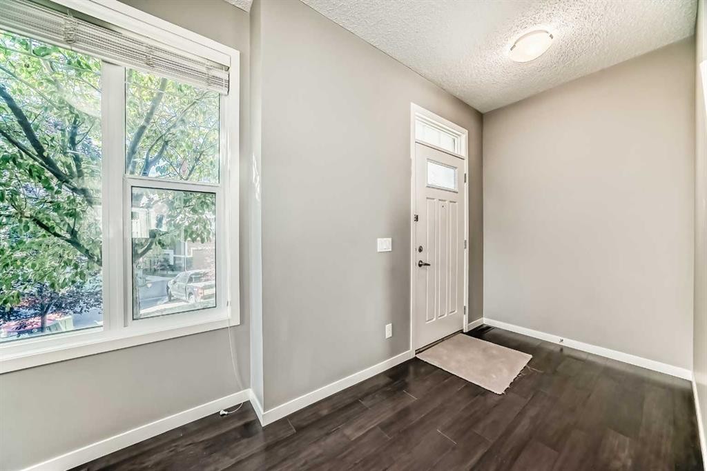 238 Panatella Nw, Calgary, AB - Indoor Photo Showing Other Room