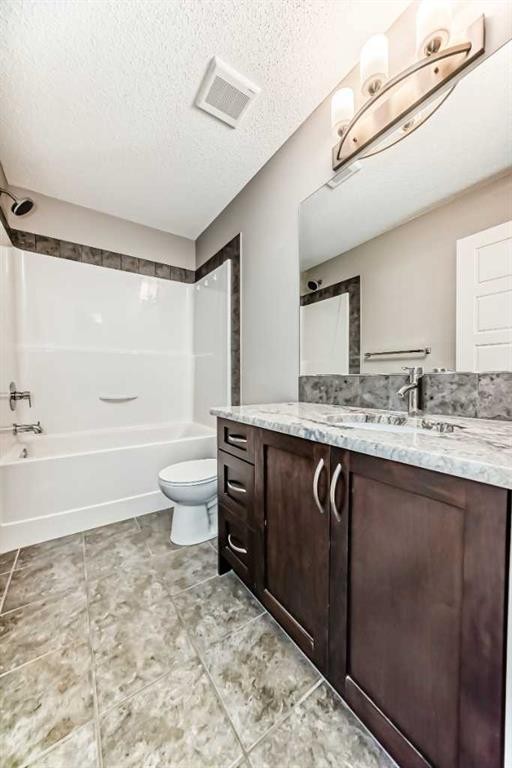 238 Panatella Nw, Calgary, AB - Indoor Photo Showing Bathroom