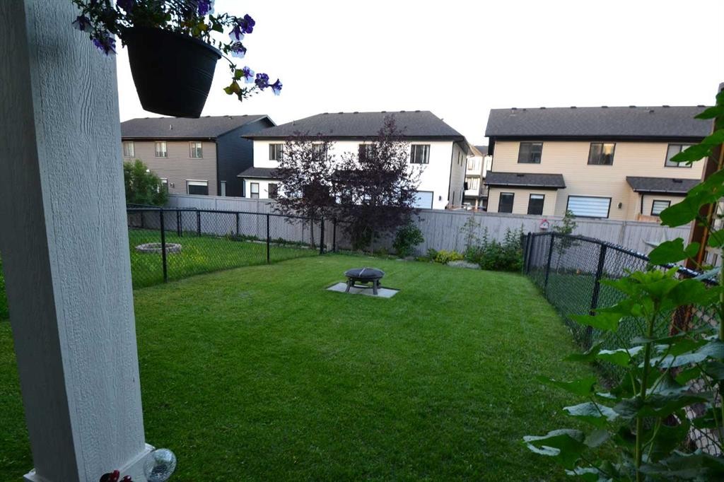 613 Hillcrest Road Sw, Airdrie, AB - Outdoor