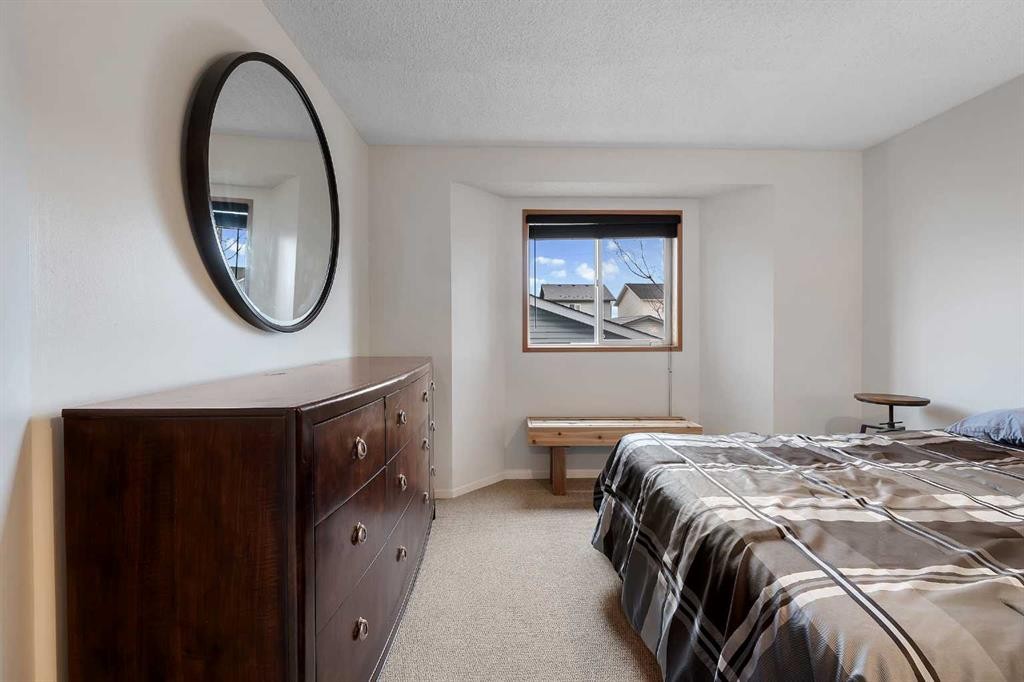 192 Rivercrest Close Se, Calgary, AB - Indoor Photo Showing Bedroom