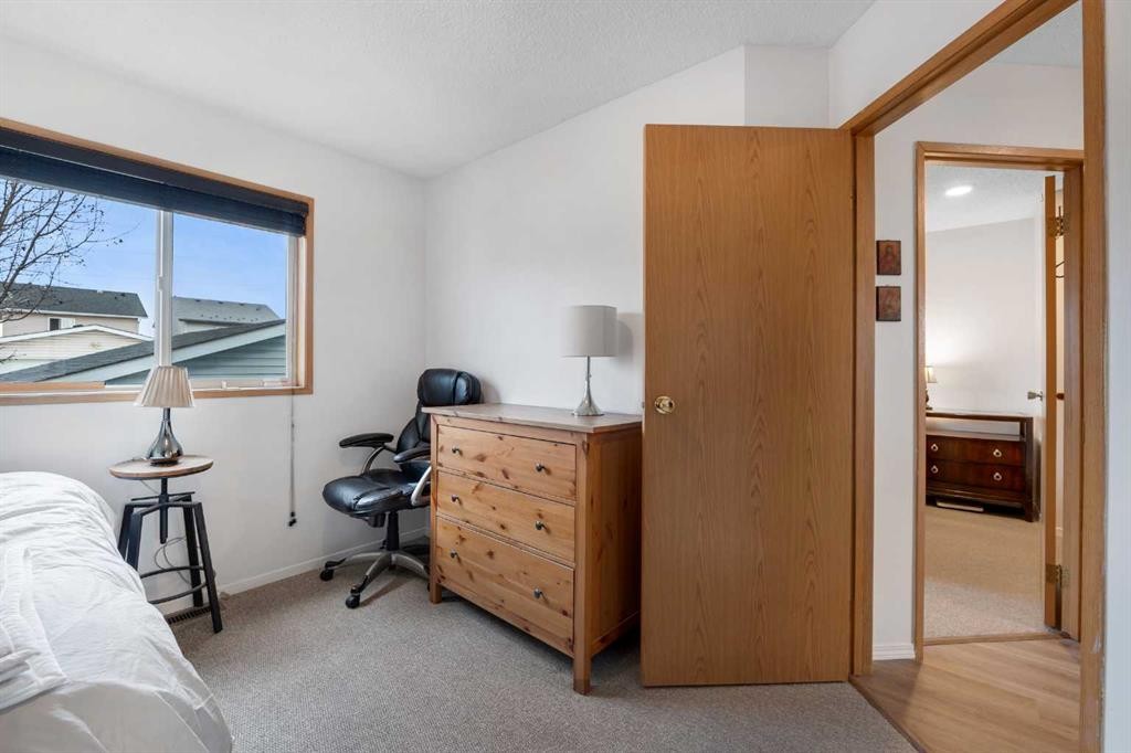 192 Rivercrest Close Se, Calgary, AB - Indoor Photo Showing Other Room