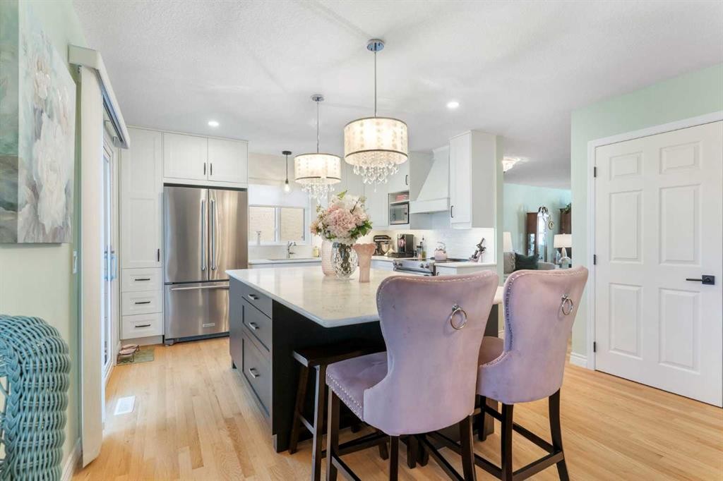 34-118 Strathcona Road, Calgary, AB - Indoor